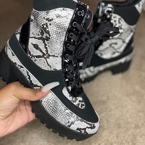 Snake skin boots - Picture 2 of 2